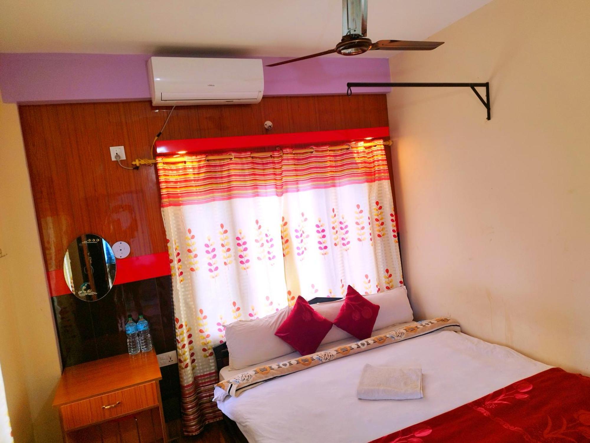 Hotel National Park Sauraha- Homely Stay And Peaceful Location With Jungle Safari Arrangements Екстер'єр фото