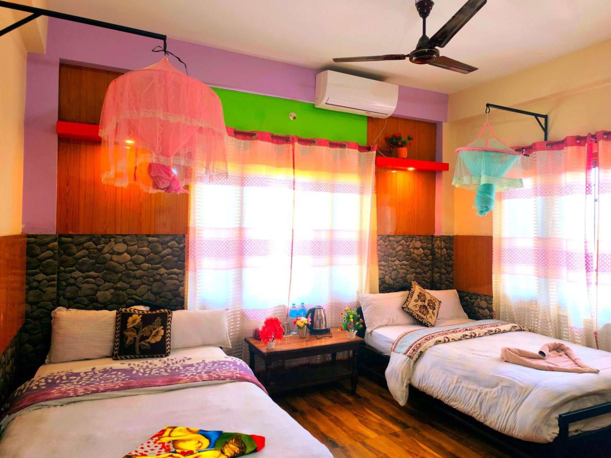 Hotel National Park Sauraha- Homely Stay And Peaceful Location With Jungle Safari Arrangements Екстер'єр фото